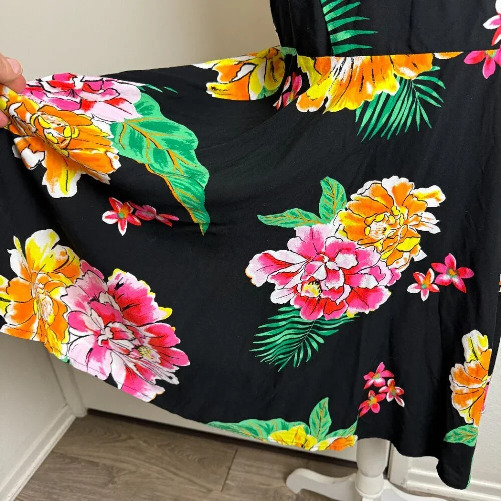 Fit & Flare Cami Mini Sun Dress  Sleeveless  Black Floral Size L - Picture 4 of 11